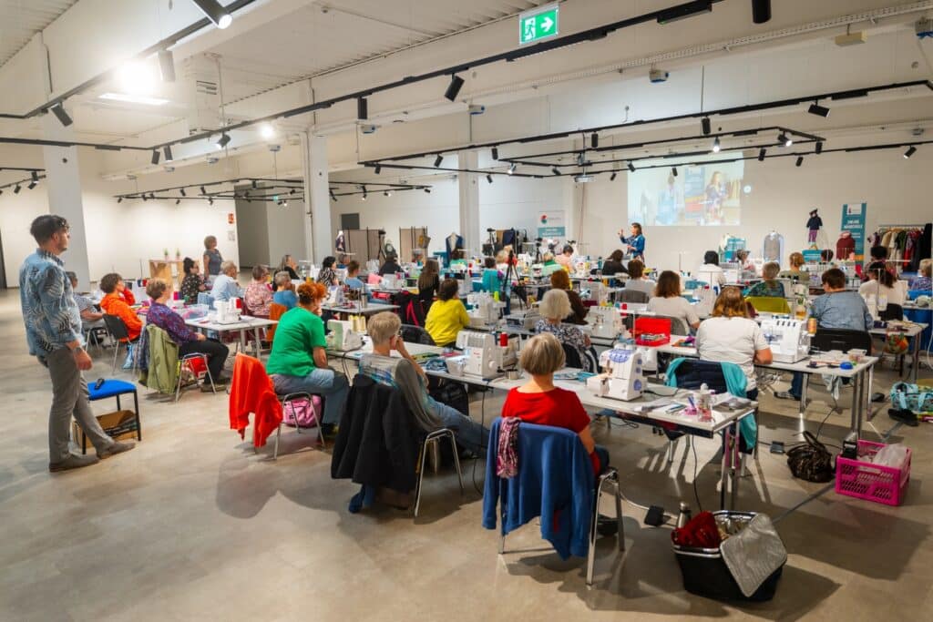 Courleys www.jeannoir.de 240 Full HD